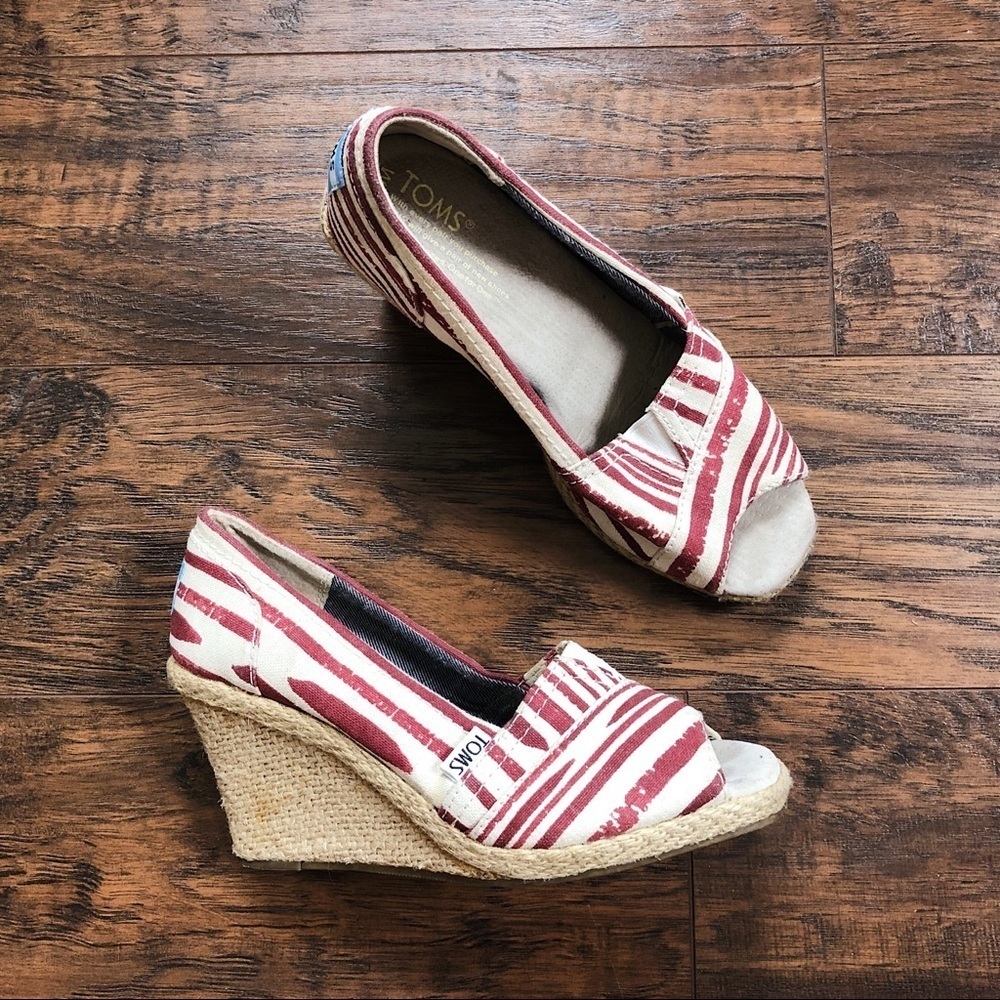TOMS • Calypso canvas wedge espadrilles red stripe peep toe jute